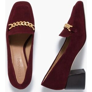 BERNARDO Avery Suede Pumps in Burgundy with Gold Chain Size 7.5 NWOT